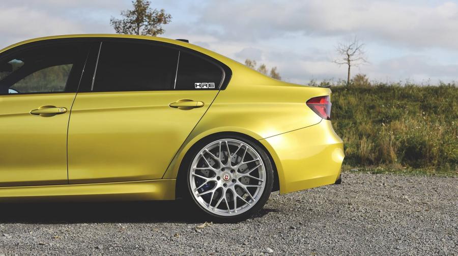 Детали экстерьера BMW M3 Sedan on HRE Wheels (RC100) (F80) 2017 года  (фото 2 из 5)